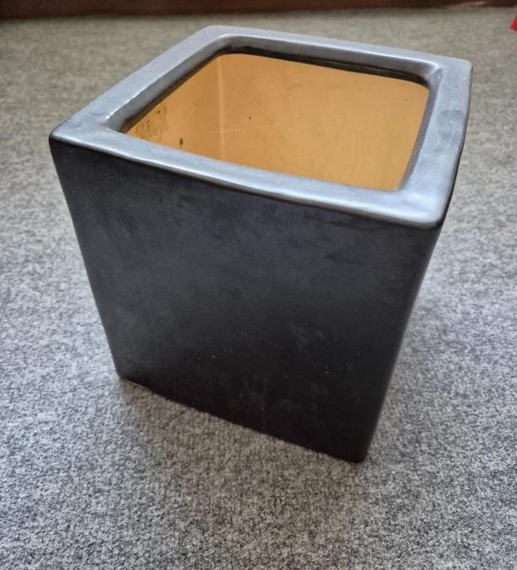 Bloempot  / vierkant  - inclusief verzendkosten, Tuin en Terras, Bloempotten, Zo goed als nieuw, Aardewerk, Binnen, Balkon, Tuin