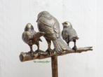 059*Bronzen vogel 3 op stang (Boven €75 geen verzendkosten), Nieuw, Overige materialen, Ophalen of Verzenden, Dierenbeeld