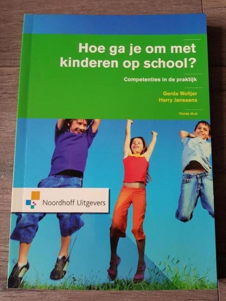 Boek PABO : Hoe ga je om met kinderen op school?, Boeken, Studieboeken en Cursussen, Zo goed als nieuw, HBO, Alpha, Ophalen of Verzenden
