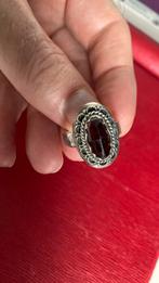 Klassieke zilver ring maat 19 mm granaatsteen, Gebruikt, 19 tot 20, Ophalen of Verzenden, Dame
