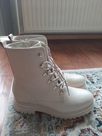 Diverse damesschoenen, sneakers en laarzen - maat 41 beschikbaar voor biedingen