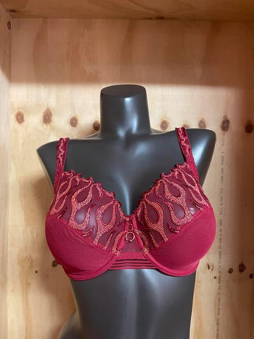 Louisa bracq bh 75f en 80f burning love, Kleding | Dames, Ondergoed en Lingerie, BH, Rood, Verzenden