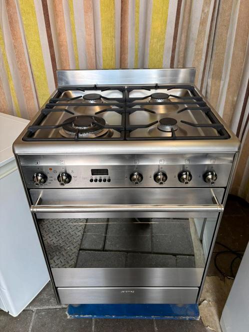 Smeg RVS Gasfornuis - SNL61MX8 - Inox - Wokbrander - Schoon!, Witgoed en Apparatuur, Fornuizen, Zo goed als nieuw, Vrijstaand