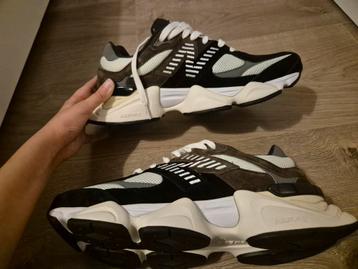 New balance schoenen  beschikbaar voor biedingen