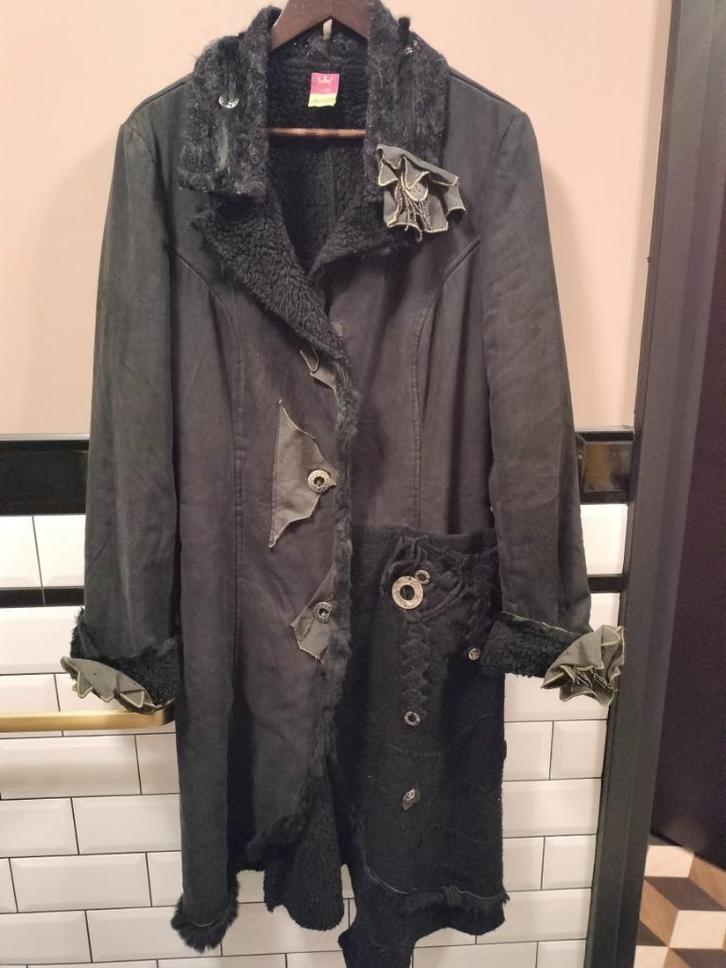 Unieke designjas van Save the Queen, maat M, Kleding | Dames, Jassen | Winter, Zo goed als nieuw, Maat 38/40 (M), Zwart, Verzenden