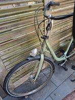 Twee fietsen: groen (opknapper) en zwart (zeer goed), Fietsen en Brommers, Fietsen | Dames | Damesfietsen, Versnellingen, Ophalen