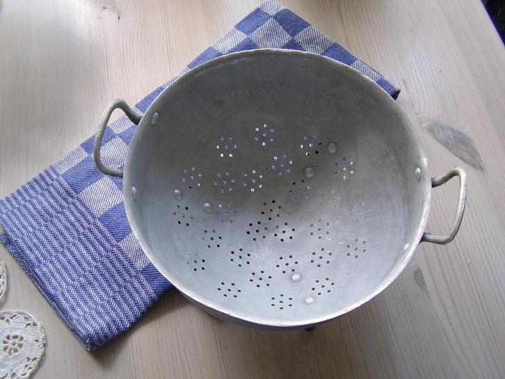Franse aluminium vergiet met 3 pootjes, Verzamelen, Retro, Huis en Inrichting, Ophalen of Verzenden