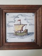 Makkum Tegel Zeilboot in Lijst, Antiek en Kunst, Ophalen of Verzenden