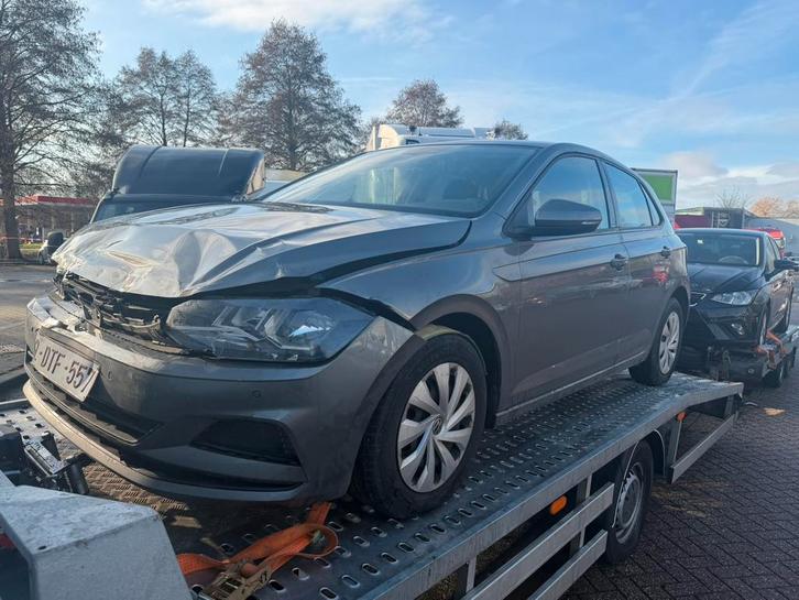 Volkswagen Polo 1.0 TSI 95PK 2021 SCHROEFSCHADE START RIJD, Auto diversen, Schadeauto's, Benzine, Zilver of Grijs, Ophalen