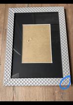 Kunststof fotolijst grijs met zwarte passe partout 25,4 x 34, Ophalen of Verzenden, Gebruikt