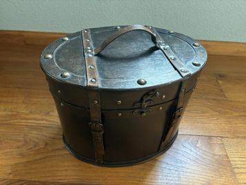 Koffer deco beschikbaar voor biedingen