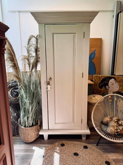 Servieskast linnenkast eendeurskast buffetkast meidenkast, Kinderen en Baby's, Kinderkamer | Commodes en Kasten, Ophalen