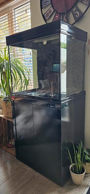Aquatlantis aquarium 210 liter (incl. kast) beschikbaar voor biedingen