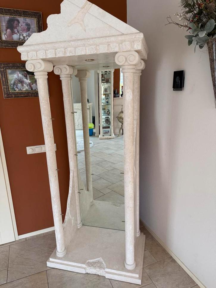 Open vitrinekast met glazen platen griekse stijk steen, Huis en Inrichting, Barren, Gebruikt, Ophalen