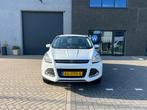 Ford Kuga 1.5 (150 PK) Airco, Cruise, Trekhaak, 6 Bak, Euro 6, 4 cilinders, Leder en Stof, Wit