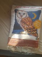 Te koop nieuw knoop kussen van een uil.Is nog nieuw., Hobby en Vrije tijd, Ophalen of Verzenden, Zo goed als nieuw, Haken, Wol of Garen