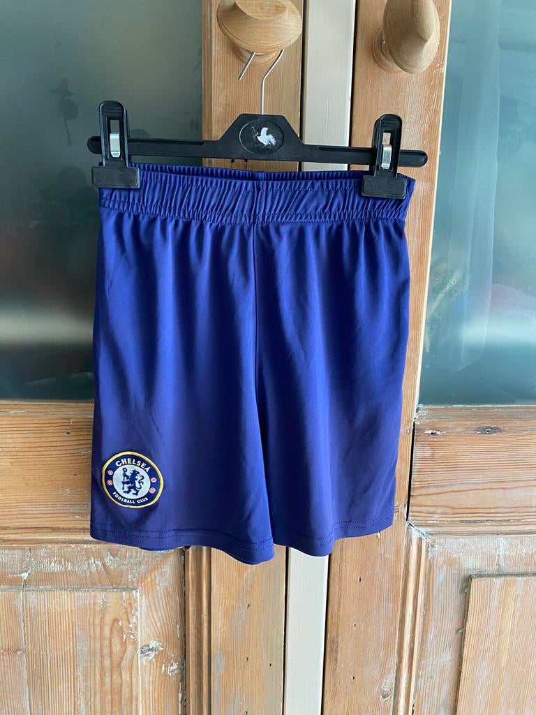 Chelsea sportbroekje maat 128, Ophalen of Verzenden, Zo goed als nieuw, Jongen, Sport- of Zwemkleding
