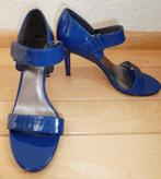 Calvin Klein pumps maat 41 blauw lakleer peeptoe hak 10 cm, Pumps, Zo goed als nieuw, Calvin Klein, Verzenden