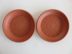 2 Elho kunststof terracotta kleur plantschotels 27 cm, Tuin en Terras, Bloempotten, 25 tot 40 cm, Kunststof, Rond, Zo goed als nieuw