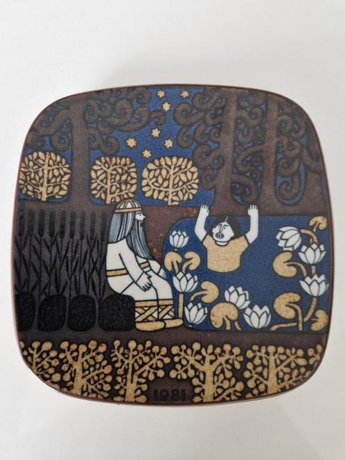 Arabia, Kalevala verzamelbord, 1981keramiek., Antiek en Kunst, Kunst | Designobjecten, Ophalen of Verzenden
