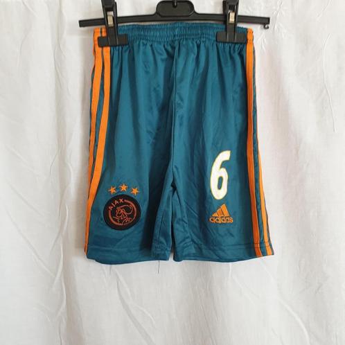 Stoer sportbroekje AJAX. Mt 128. Nummer 6, Kinderen en Baby's, Kinderkleding | Maat 128, Zo goed als nieuw, Jongen, Overhemd of Blouse
