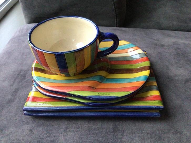 Portugees aardewerk servies, Huis en Inrichting, Keuken | Servies, Zo goed als nieuw, Overige typen, Aardewerk, Ophalen