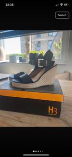 Sandalen zwart leer, Huizen en Kamers