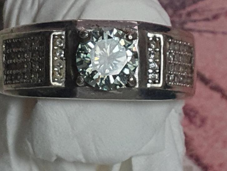 3 Ringen met Moissaniet briljanten vol leven ruim 1 crt elk, Sieraden, Tassen en Uiterlijk, Ringen, Zo goed als nieuw, Dame of Heer