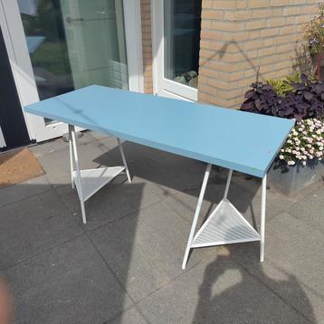 Kinderbureau IKEA 1.40x0,6x0,75 beschikbaar voor biedingen