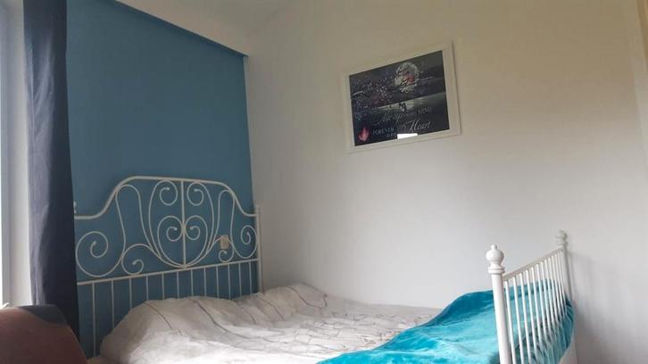 Bedframe ikea Leirvik 140x200
incl. 2 lattenbodems 70 cm, Huis en Inrichting, Slaapkamer | Bedden, Tweepersoons, Ophalen