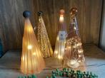 Nieuw set van 4 glazen kerstboompjes met led lampjes, Ophalen of Verzenden, Nieuw