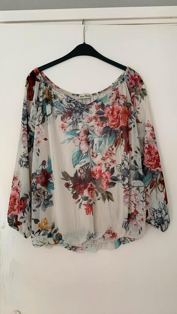SCHITTERENDE GEVOERDE BLOEMBLOESE, maat medium38/40, Kleding | Dames, Blouses en Tunieken, Zo goed als nieuw, Maat 38/40 (M), Ophalen of Verzenden