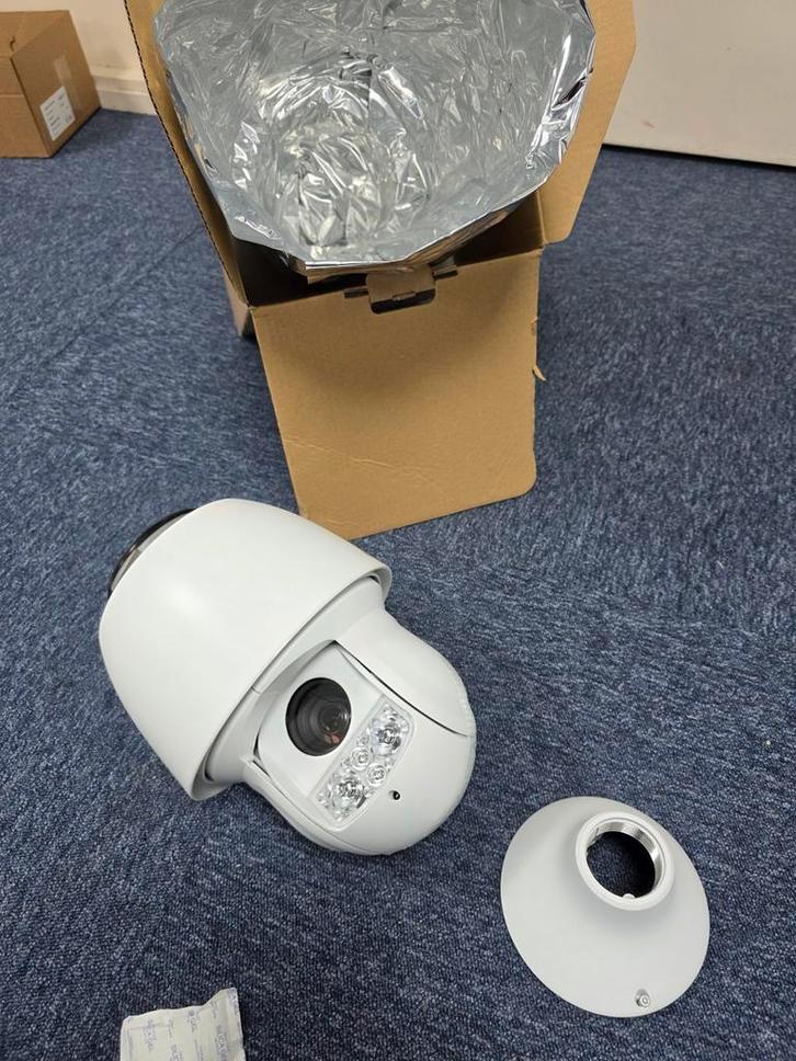 BOSCH AUTODOME IP starlight 5000i Camera + arm mount corner, Audio, Tv en Foto, Videobewaking, Nieuw, Buitencamera, Ophalen of Verzenden