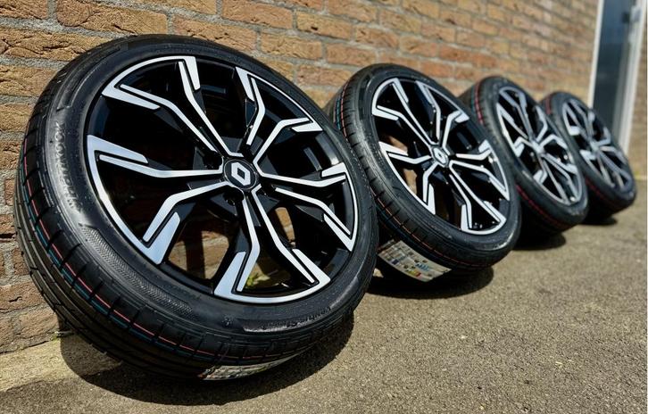Renault Clio 17 inch zwart polished Hankook zomerbanden, Auto-onderdelen, Banden en Velgen, Banden en Velgen, Zomerbanden, 17 inch