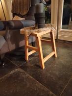 Oud houten bijzettafeltje, Minder dan 55 cm, Ophalen of Verzenden, Zo goed als nieuw, 60 cm of meer