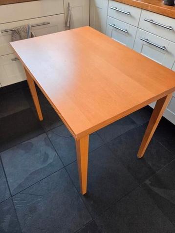 Openklap-tafel beschikbaar voor biedingen