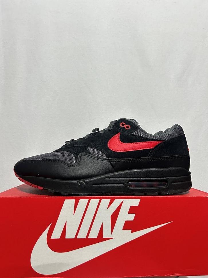 ALS NIEUW! Maat 47 - Nike Air Max 1 Essential Vamps, Kleding | Heren, Schoenen, Zo goed als nieuw, Sneakers of Gympen, Zwart, Verzenden