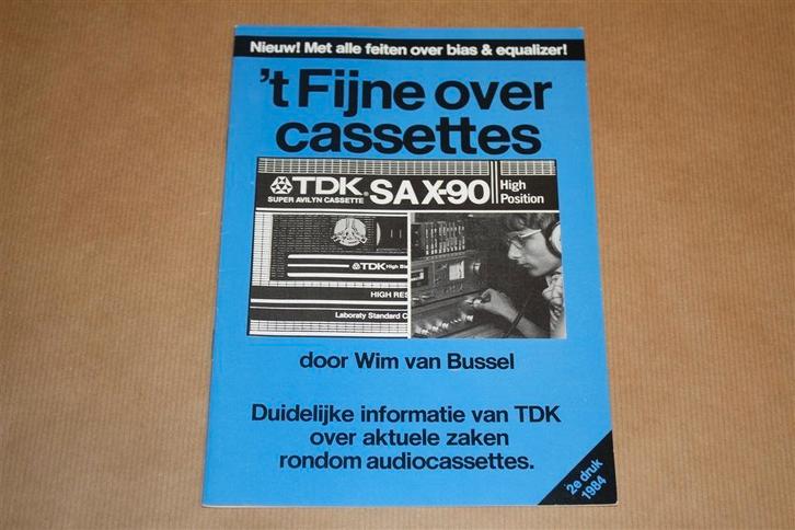 TDK reclame-uitgave over cassettebandjes - 1984, Boeken, Catalogussen en Folders, Zo goed als nieuw, Ophalen of Verzenden