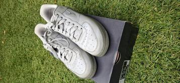 Nike air Force 1 beschikbaar voor biedingen