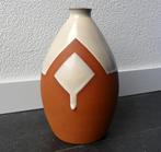 Vintage vaas terracotta crème glazuur aardewerk Nederlands?, Gebruikt, Overige kleuren, Aardewerk of Porselein, Ophalen of Verzenden