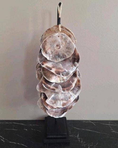 👌Parelmoer grote schelpenketting op zwarte voet | chique, Huis en Inrichting, Woonaccessoires | Overige, Nieuw, Ophalen of Verzenden