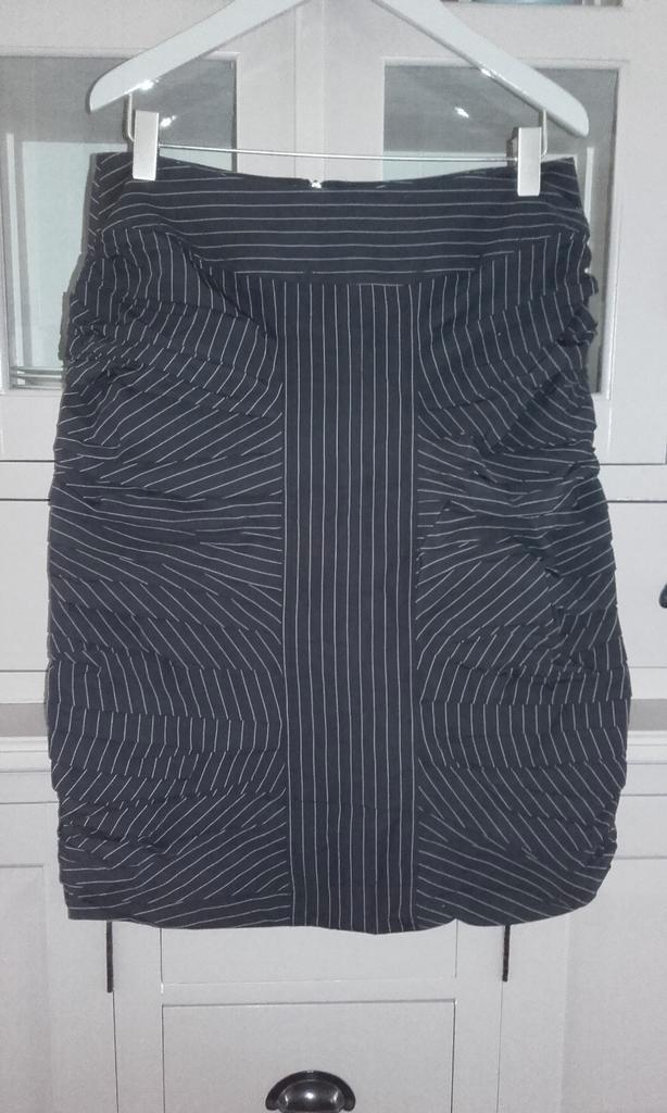 Als nieuwe rok Inizia collection maat 36., Kleding | Dames, Rokken, Zo goed als nieuw, Maat 36 (S), Zwart, Knielengte, Ophalen of Verzenden