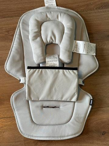 Thule Newborn Inlay  comfortabel inzetstuk voor pasgeborenen beschikbaar voor biedingen