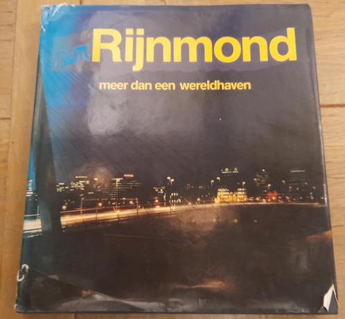 Rijnmond meer dan een wereldhaven (fotoboek 1984), Boeken, Geschiedenis | Stad en Regio, Gelezen, 20e eeuw of later, Ophalen of Verzenden