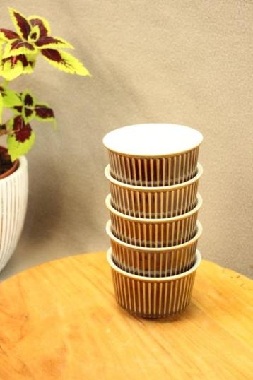 5 kleine kommetjes Bruine ribbels Villeroy en Boch beschikbaar voor biedingen