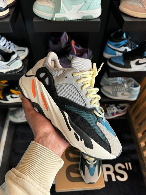 Adidas Yeezy Boost 700 Waverunner 42 2/3, Kleding | Heren, Schoenen, Zo goed als nieuw, Sneakers of Gympen, Overige kleuren, Ophalen of Verzenden