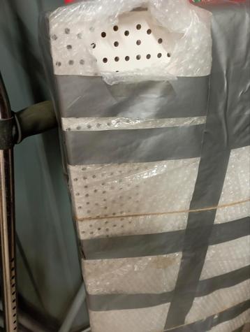 Wandrek met Retiff Haken + 2 Borden beschikbaar voor biedingen