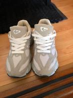 New Balance 9060 maat 42, Ophalen of Verzenden, Zo goed als nieuw, Sneakers of Gympen
