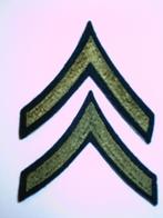 Twee WO2 Private First Class strepen olive drab., Embleem of Badge, Amerika, Ophalen of Verzenden, Landmacht