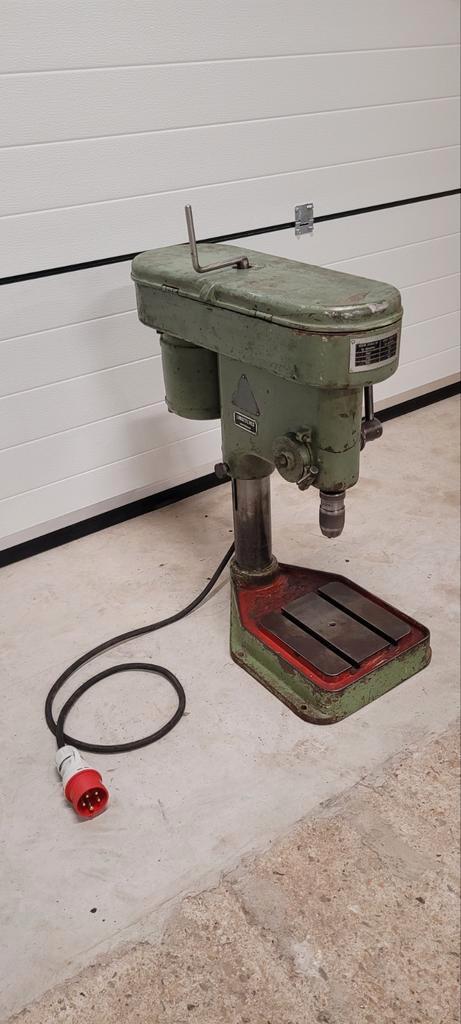 Zware degelijke AI Hembrug Kolomboormachine, 380 volt, Doe-het-zelf en Verbouw, Gereedschap | Boormachines, Gebruikt, Kolomboormachine